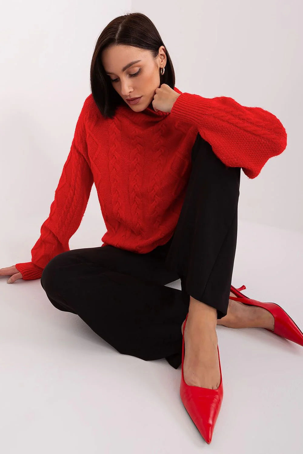 Elevate Your Wardrobe with Our Women’s Plaid Turtleneck Sweater – The Perfect Blend of Casual Comfort and Timeless Elegance