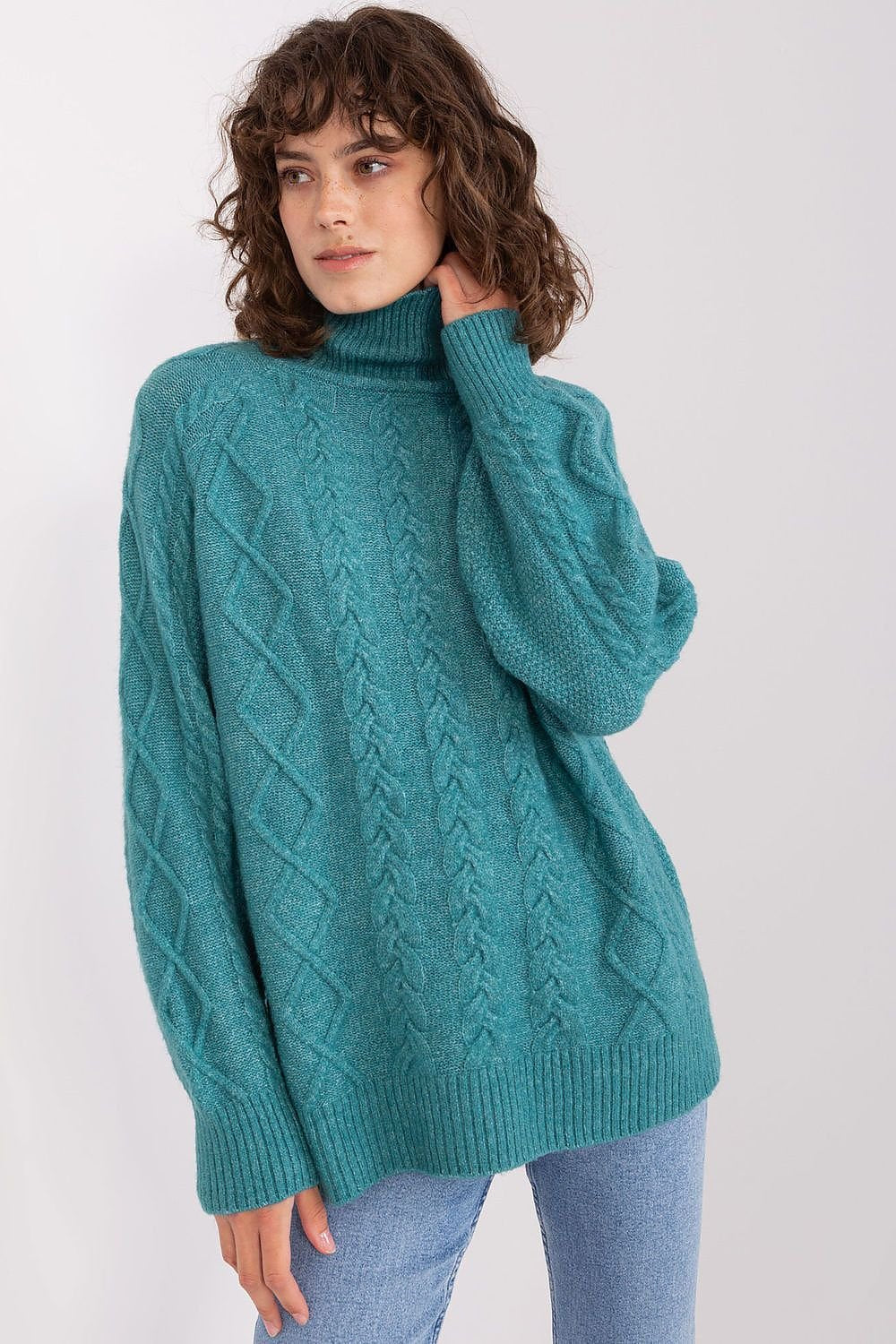 Elevate Your Wardrobe with Our Women’s Plaid Turtleneck Sweater – The Perfect Blend of Casual Comfort and Timeless Elegance