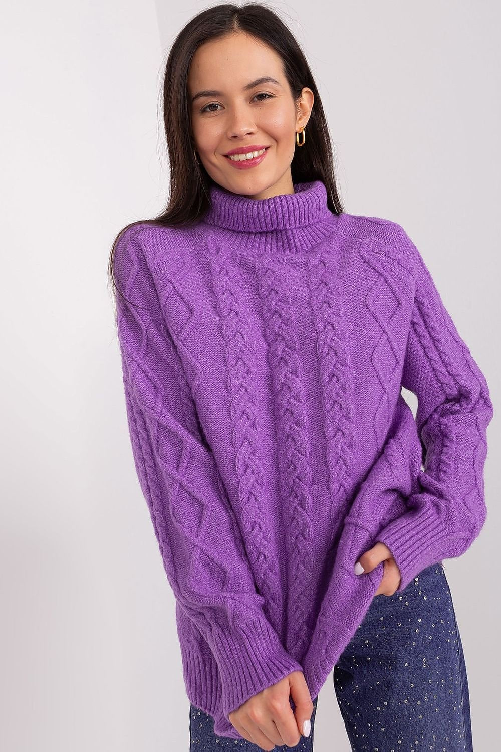 Elevate Your Wardrobe with Our Women’s Plaid Turtleneck Sweater – The Perfect Blend of Casual Comfort and Timeless Elegance